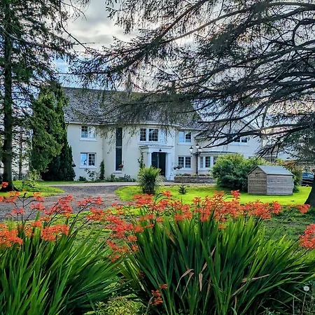 Finn Village - Loch Lomond - Black With Jacuzzi-style Bath Glasgow