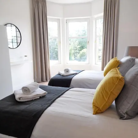 Signature - Langlands House * 格拉斯哥