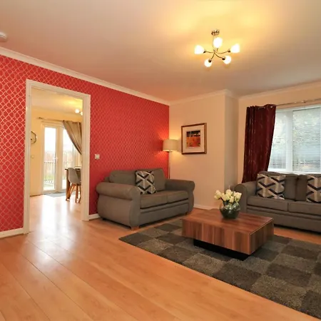 Signature - Angus House Apartment *