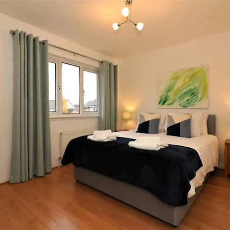 Signature - Angus House Apartment