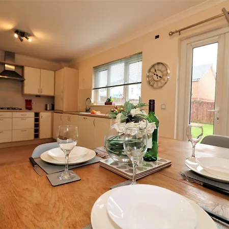 Signature - Angus House * Glasgow