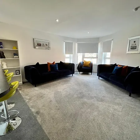 Glas-go 2 Bedroom 3 Min Walk To Secc Hydro Free Parking Onsite *