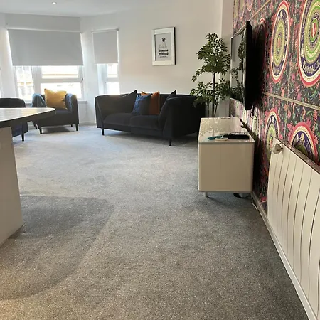 Glas-go 2 Bedroom 3 Min Walk To Secc Hydro Free Parking Onsite Apartment