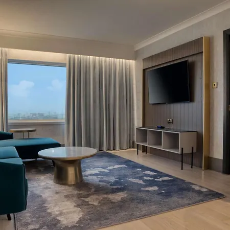 Hilton Отель 4*