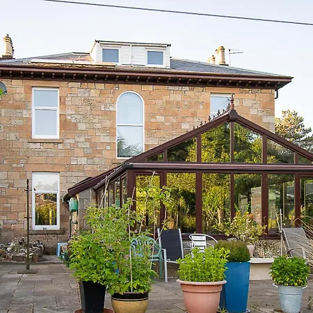 Pass The Keys Traditional 5 Bed Bellahouston Sleeps 10 Hotel 3*