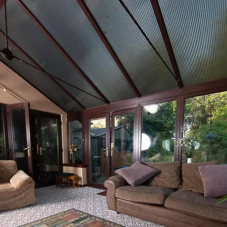 Pass The Keys Traditional 5 Bed Bellahouston Sleeps 10