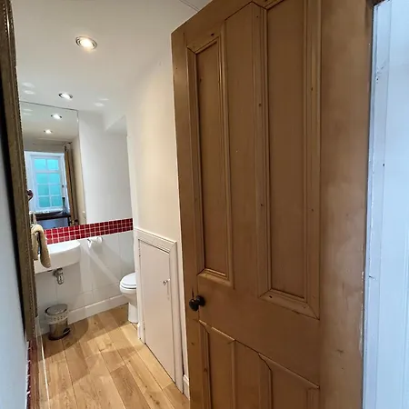 Principal - Crown Circus Duplex *