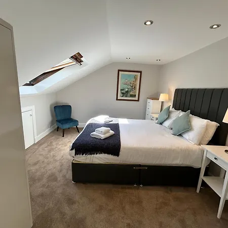 아파트 Principal Apartments - West End *