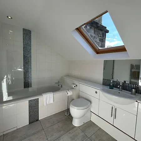 Principal - Crown Circus Duplex