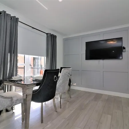 Apartment 2 Bedroom At Secc Hydro Free Parking
