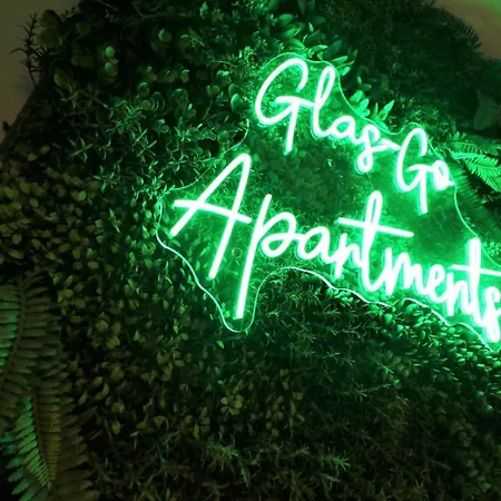 2 Bedroom At Secc Hydro Free Parking Apartment