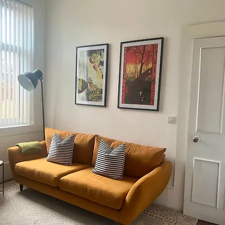Spacious 3 Bedroom In - Free Parking 格拉斯哥