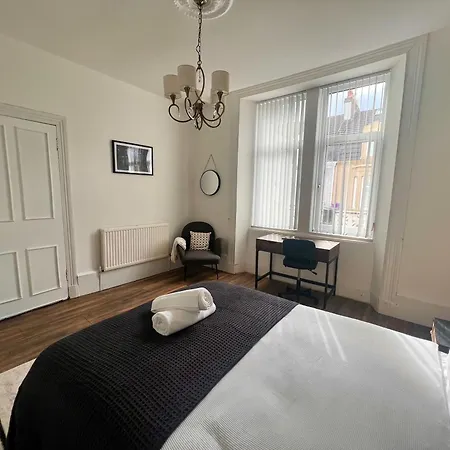 Spacious 3 Bedroom In - Free Parking 別荘 グラスゴー