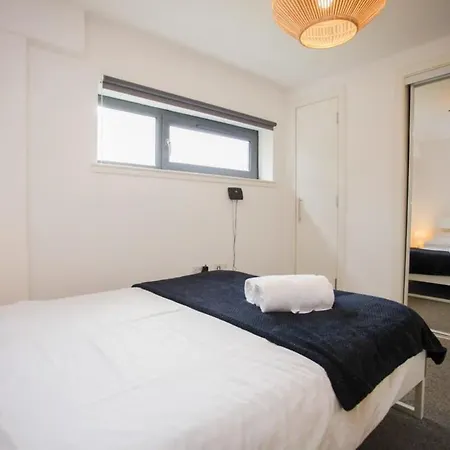 Cosy 1 Bed In Centre Location * Glasgow