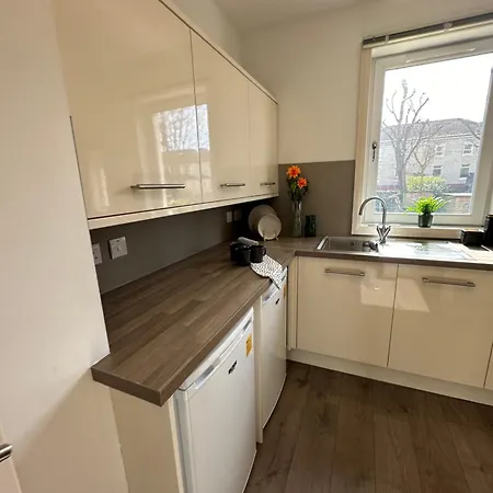 דירה Modern Style , Separate Entrance