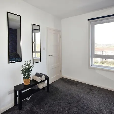 Modern Style , Separate Entrance *