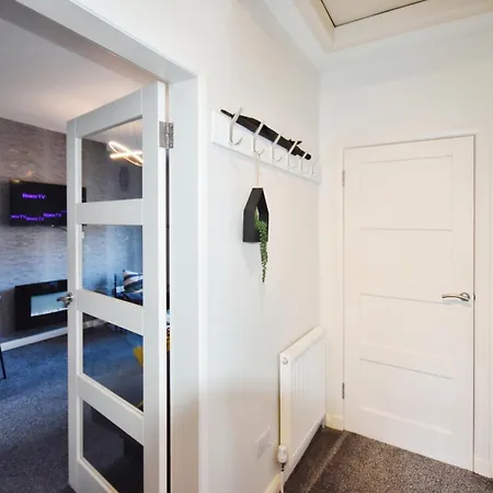 Cosy Stylish Home, Seperate Entrance