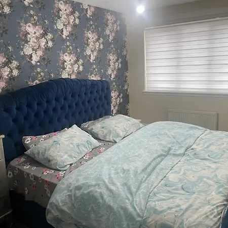 3-bedrooms House In Thornliebank Glasgow