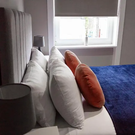 3 Bdr House At Caledonia Luxe Short Lets & Serviced *