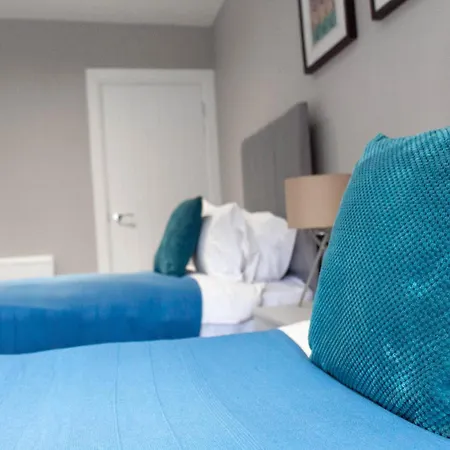 3 Bdr House At Caledonia Luxe Short Lets & Serviced Holiday home *