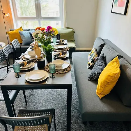 Modern Style , Separate Entrance * Глазго