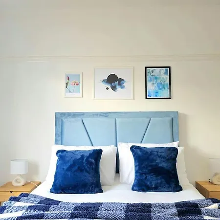 Charming 3-bed Oasis-free Parking Glasgow