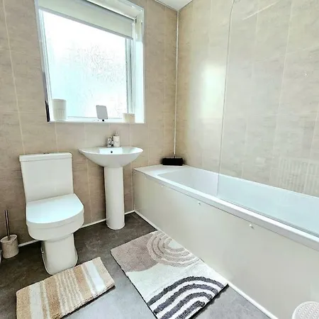 Ferienhaus Charming 3-bed Oasis-free Parking Glasgow
