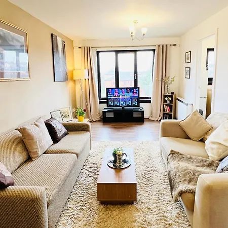 Beautiful & Spacious 2-bed Flat In Centre With Free Parking Apartment Glasgow