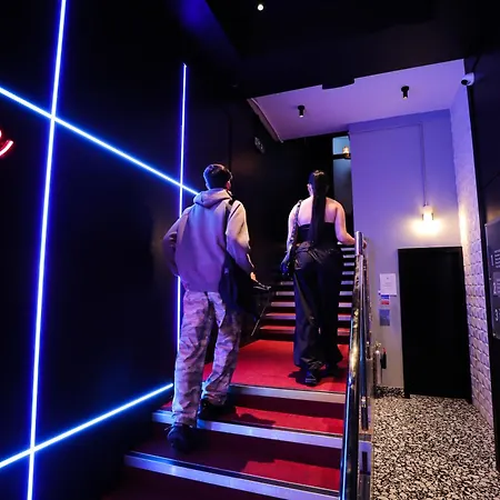 Hotel Revolver 4*