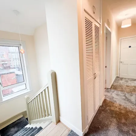 West End Gem 3br Detached Family House