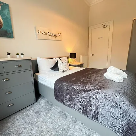 Centre 5 Bedroom Flat On Sauchiehall Street Апартаменты Глазго