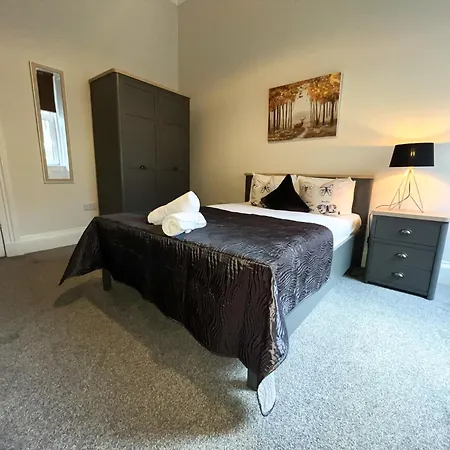 Centre 5 Bedroom Flat On Sauchiehall Street Апартаменты *