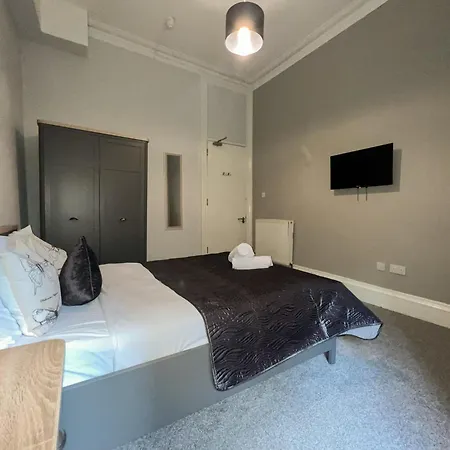 Апартаменты Centre 5 Bedroom Flat On Sauchiehall Street Глазго