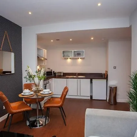 Apartment 1 Bedroom In Very Location Glasgow