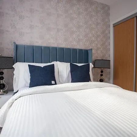 Apartment 1 Bedroom In Very Location Glasgow