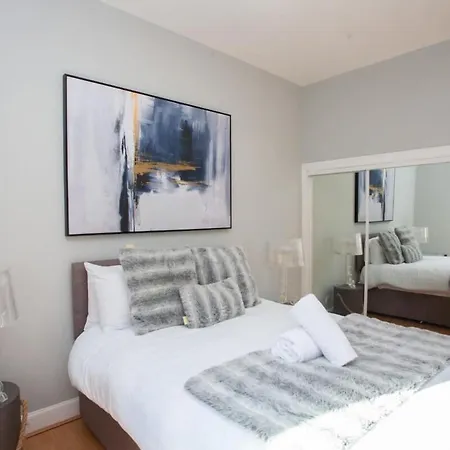 Vakantiehuis Modern And Refurbished Flat In Merchant *