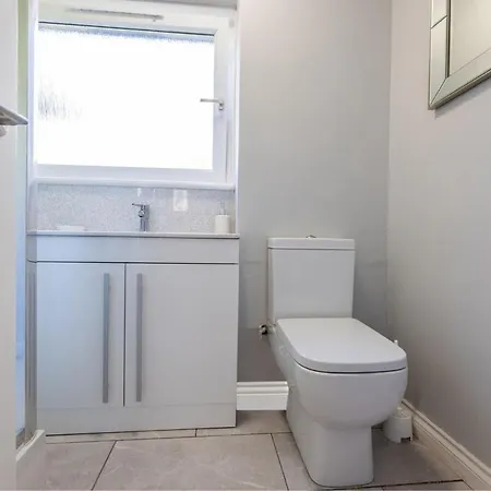 Stunning Centre 1 Bed With Free Parking *