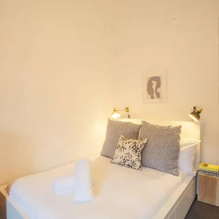 Apartment Stunning 2 Bed In Heart Of West End
