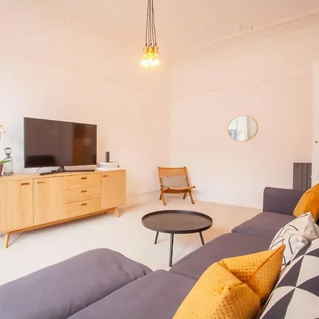 Apartment Stunning 2 Bed In Heart Of West End *