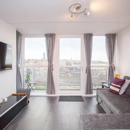 Beautiful Flat With Panoramic Views Over The Glasgow