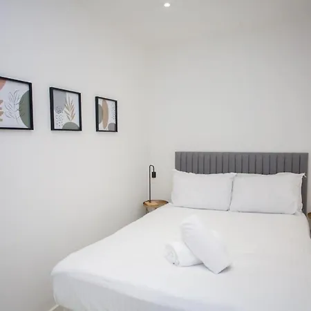 Appartement Bright Flat With Balcony And Free Parking Glasgow