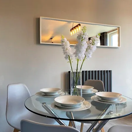 Beautiful West End Flat With Private Parking * 글라스고