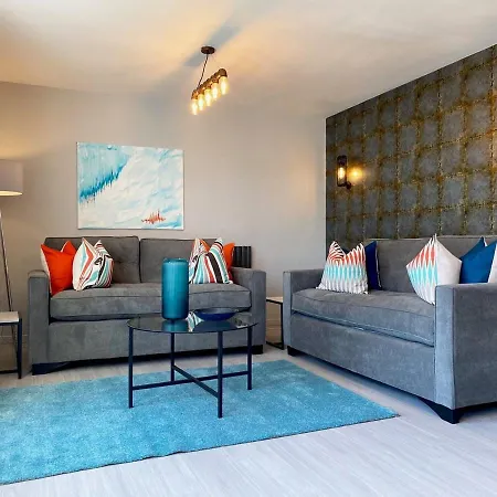 Beautiful West End Flat With Private Parking Apartment *