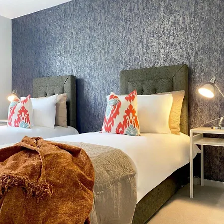 Beautiful West End Flat With Private Parking 아파트 글라스고