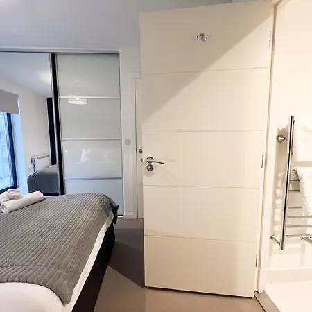 Riverside Retreat With Spectacular Views Глазго