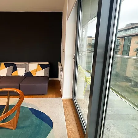 Апартаменты Riverside Retreat With Spectacular Views Глазго