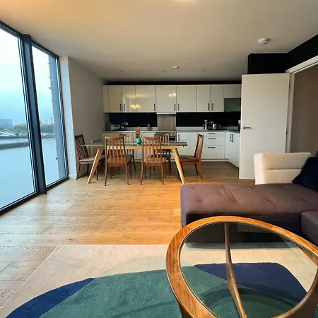 Riverside Retreat With Spectacular Views 글라스고