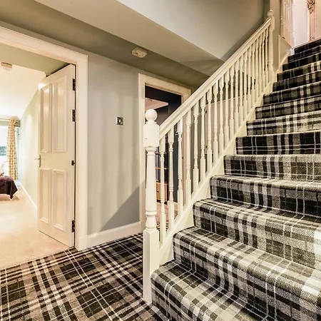 Luxurious Park District Duplex Apartment *
