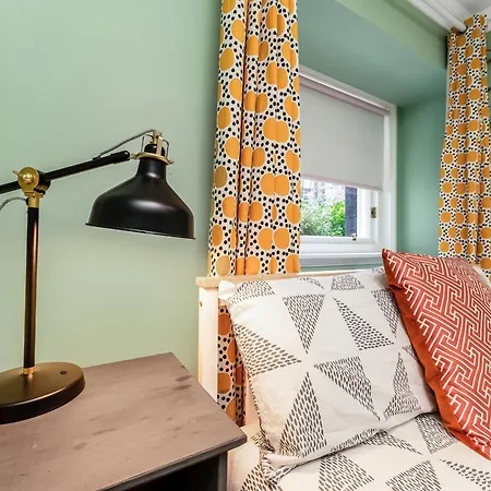 Luxurious Park District Duplex * Glasgow