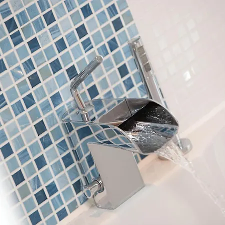 Apartament The Spires Serviced